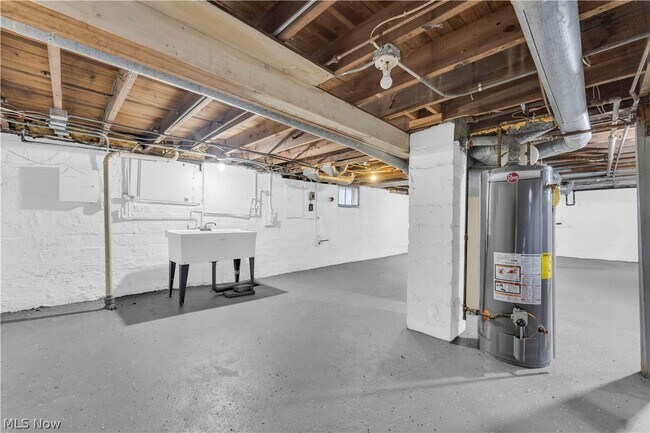 Building Photo - 3203 Ingleside Dr