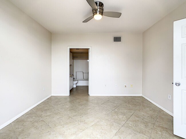 Building Photo - North Quarter of Downtown Orlando, convenient to Ivanhoe District