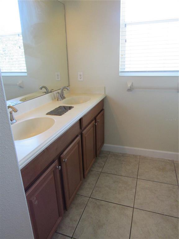 Building Photo - 1106 Lattimore Dr