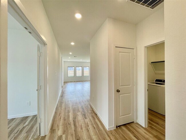 Building Photo - 17202 Coppice Oak Dr