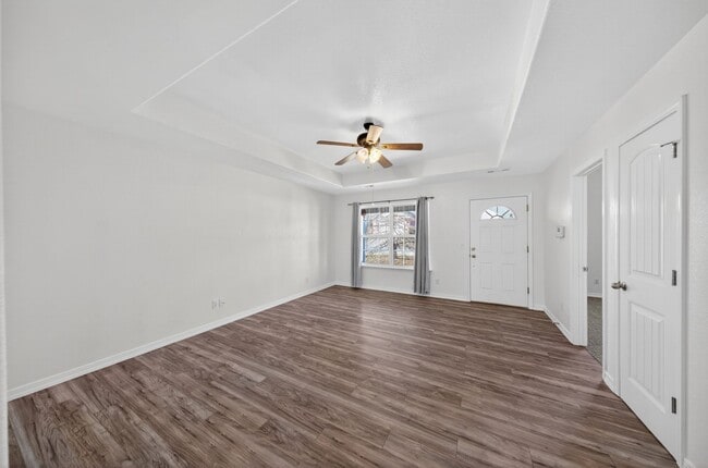 Building Photo - Are you looking for a short term rental. Look No further!!