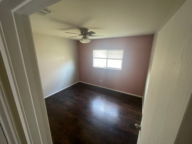 Building Photo - 220 Chalk Mountain Dr