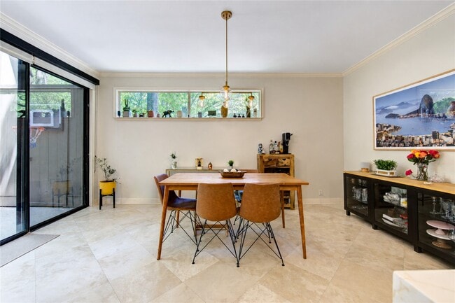 Building Photo - 239 Litchfield Ln