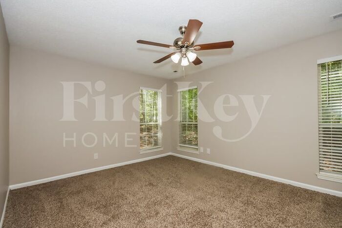 Building Photo - 2935 Canary Ct