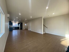 Building Photo - 3013 E 36th Ave