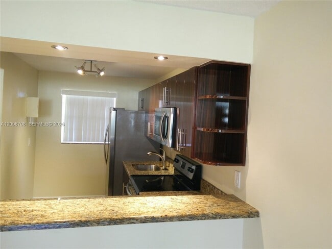 Building Photo - 3285 Foxcroft Rd