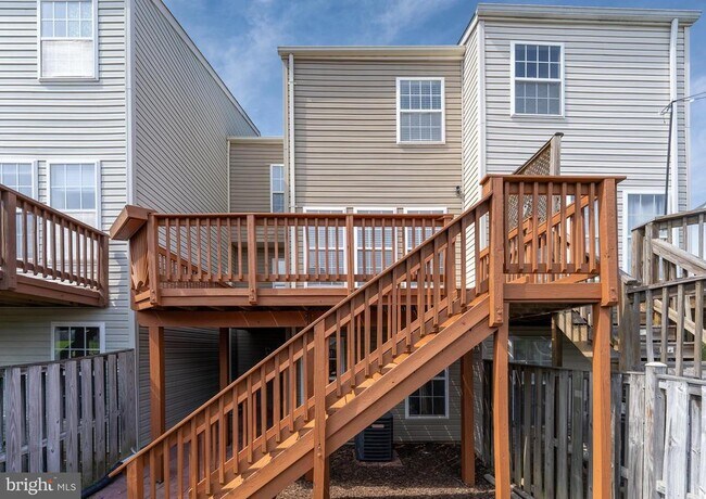 Building Photo - 7102 Finch Ln