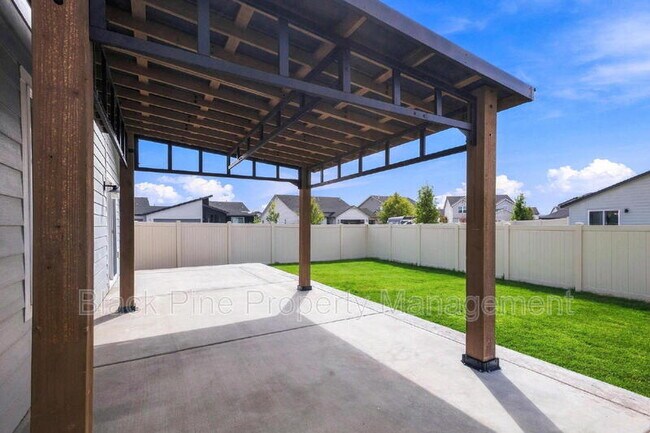 Building Photo - 7631 E Merganser Dr