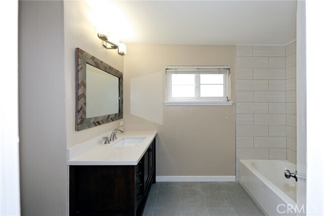Building Photo - 5852 Babbitt Ave