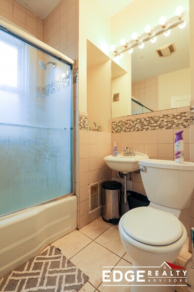 Building Photo - 8 Woodmont St