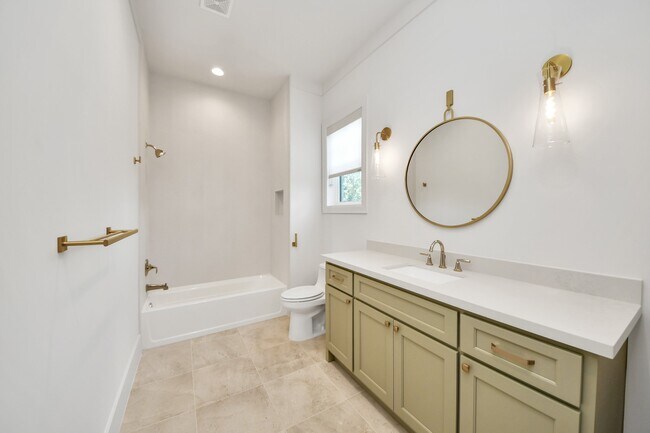 Building Photo - 739 Azaleadell Dr