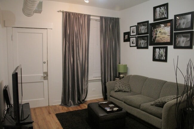 Building Photo - Video Tour- UK Village 2 Bedroom w/Central Heat & A/C. 2 Porches.