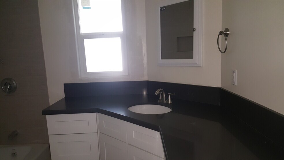 Quartz countertop bathroom - 346 E Virginia Cir