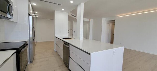 Building Photo - 19355 Turnberry Way