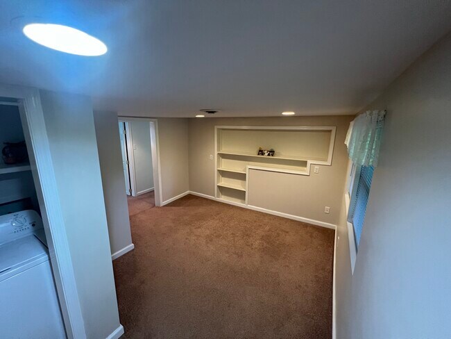 Building Photo - Adkins Rd House