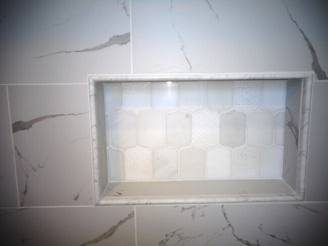 Building Photo - 1723 E Erie St