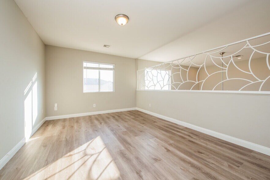 Building Photo - 4034 Warren Rock St