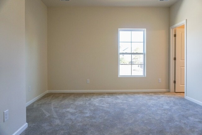 Building Photo - Lovely 3 bedroom 2 Bath Ranch with 2 Car Garage in Goose Creek