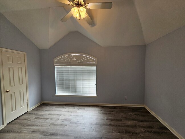 Building Photo - 5739 Henniker Dr