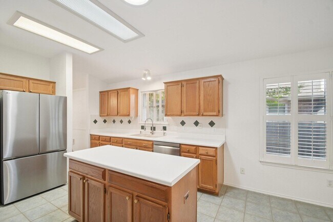 Building Photo - 1300 Leah Ln