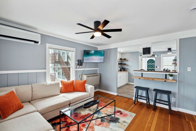 Building Photo - 9 N St