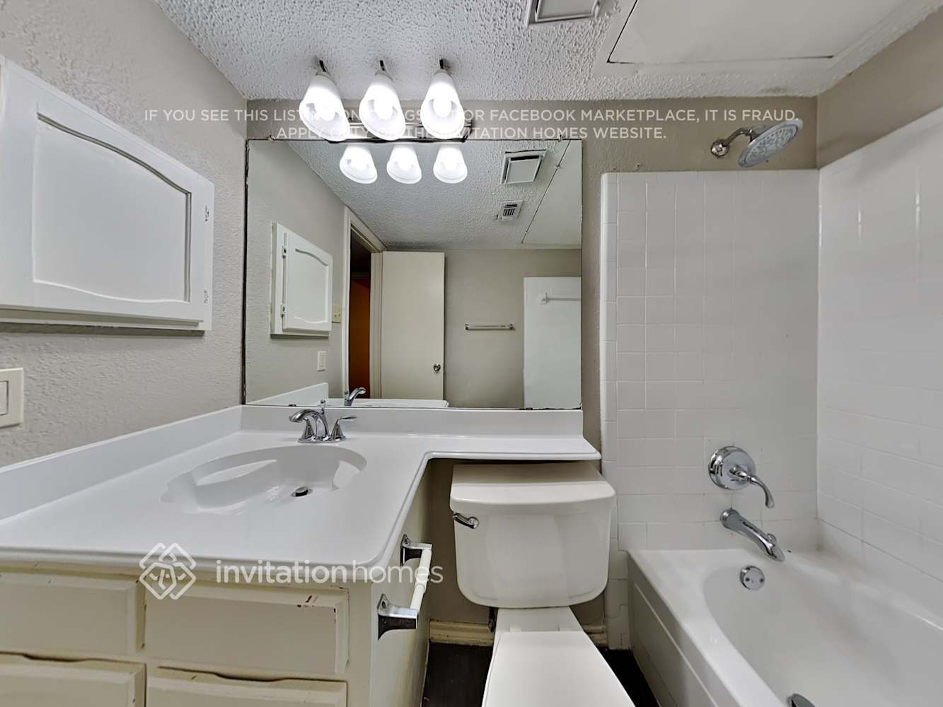 Building Photo - 2506 High Hollow Dr