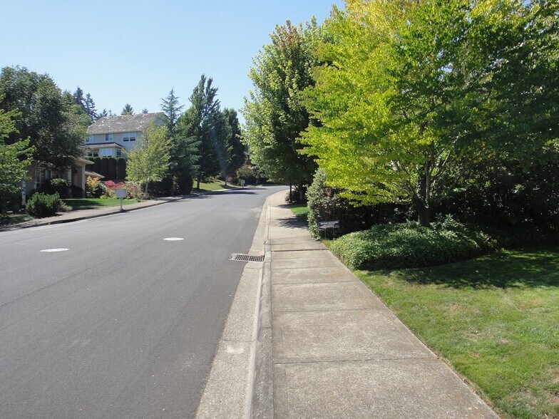 Building Photo - 17083 SW Arbutus Dr