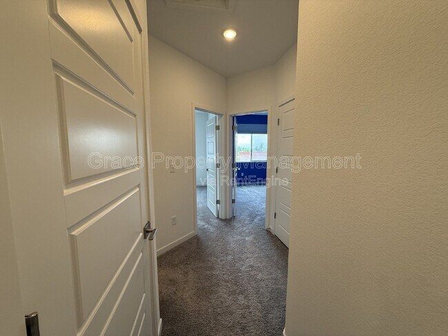 Building Photo - 6387 Moore Ct