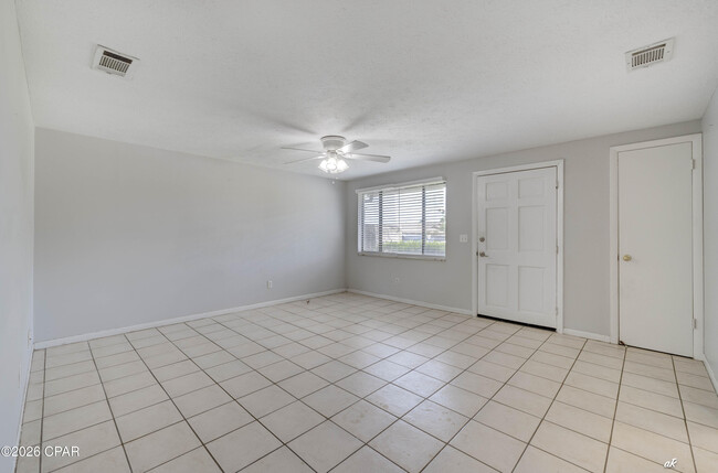 Building Photo - 1125 Bradley Cir