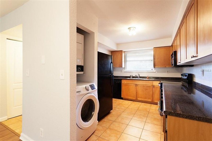 kitchen - 730 E Michigan St