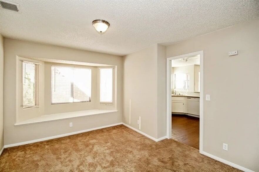 Building Photo - 3300 Hyannis Cir