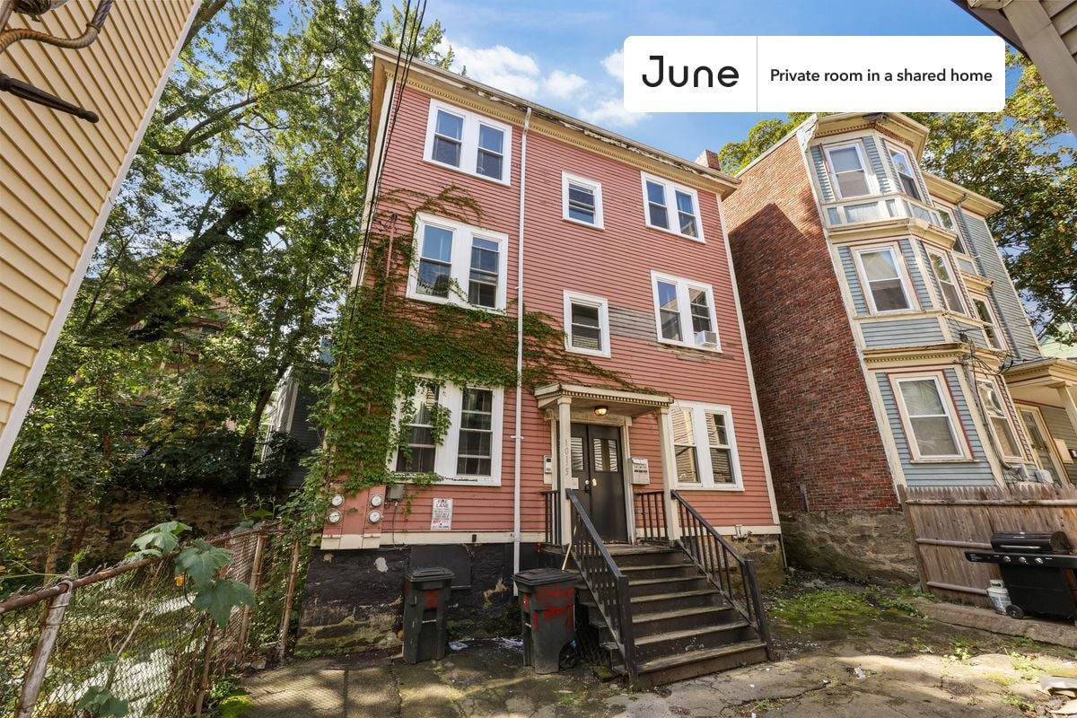 Building Photo - Room in Shared 3 bed/1 bath home in Mission Hill