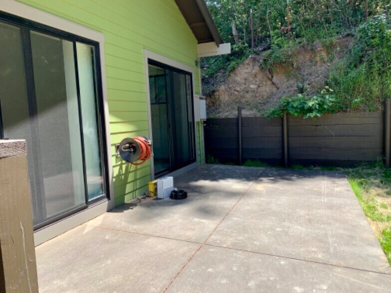 Building Photo - 49 Conifer Way