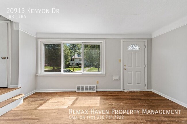 Building Photo - 20913 Kenyon Dr, Maple Hts - Spacious, Jus...