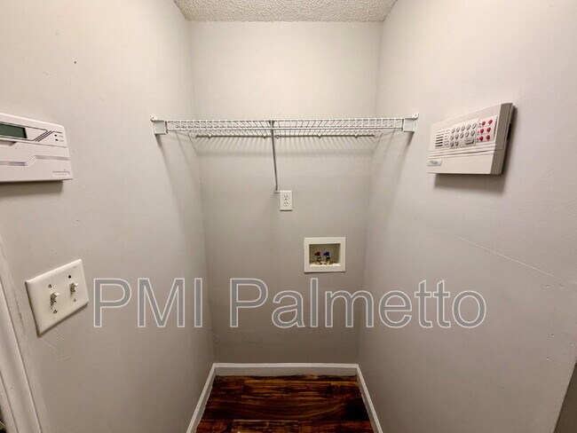 Building Photo - 5 Sterling Ridge Ct