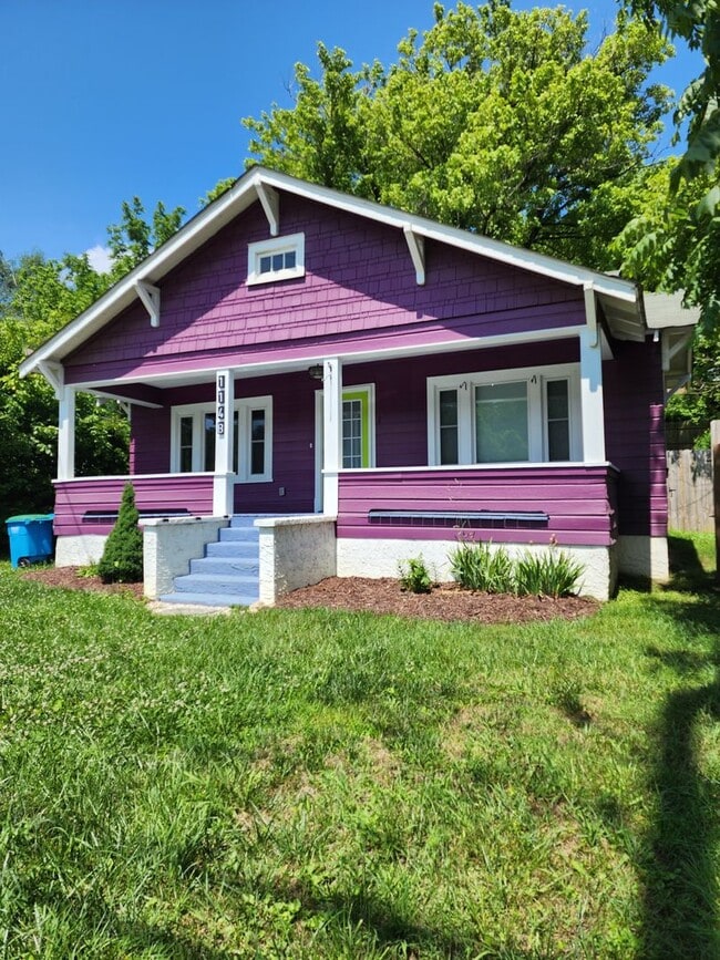 Primary Photo - Fairview Bungalow