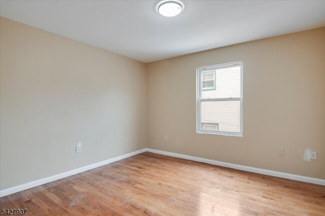 Building Photo - 150 N Munn Ave