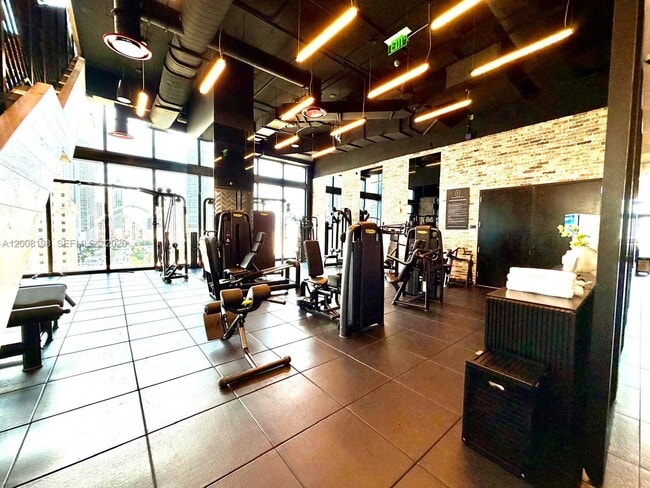 Building Photo - 398 NE 5th St