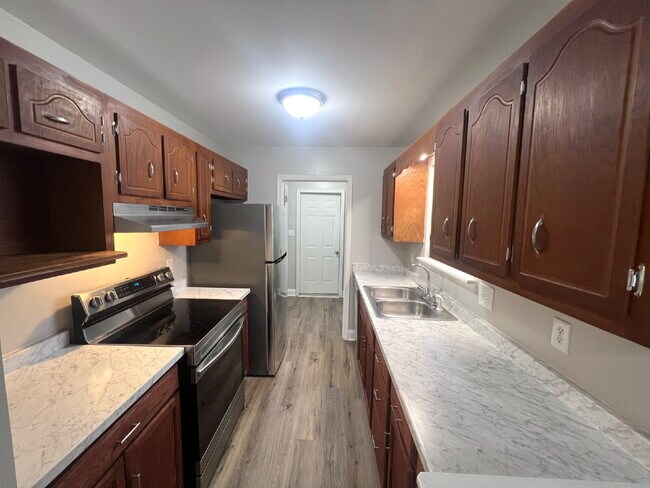 Building Photo - 3409 Dailey Rd