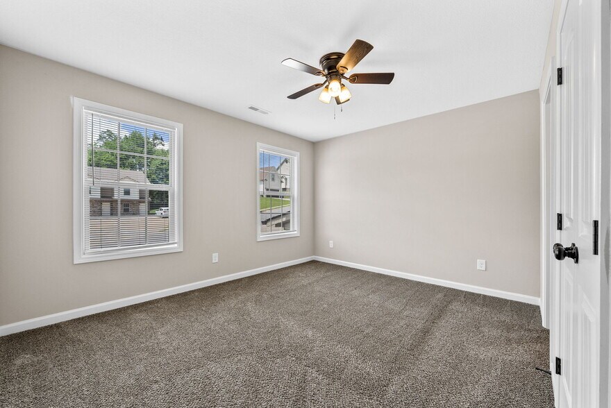 Building Photo - 428 Glenstone Springs Dr