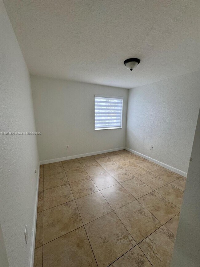 Building Photo - 6206 SW 131st Pl