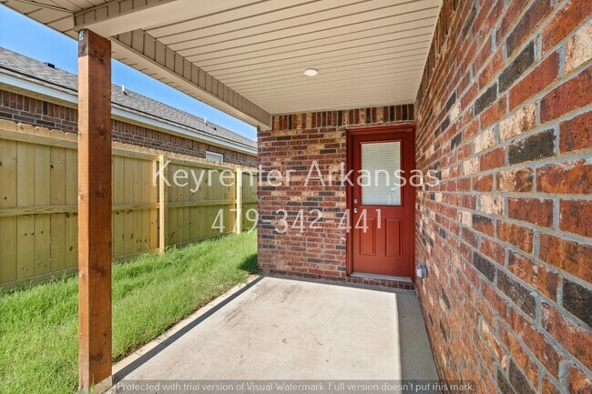 Building Photo - 2476 N Raven Ln