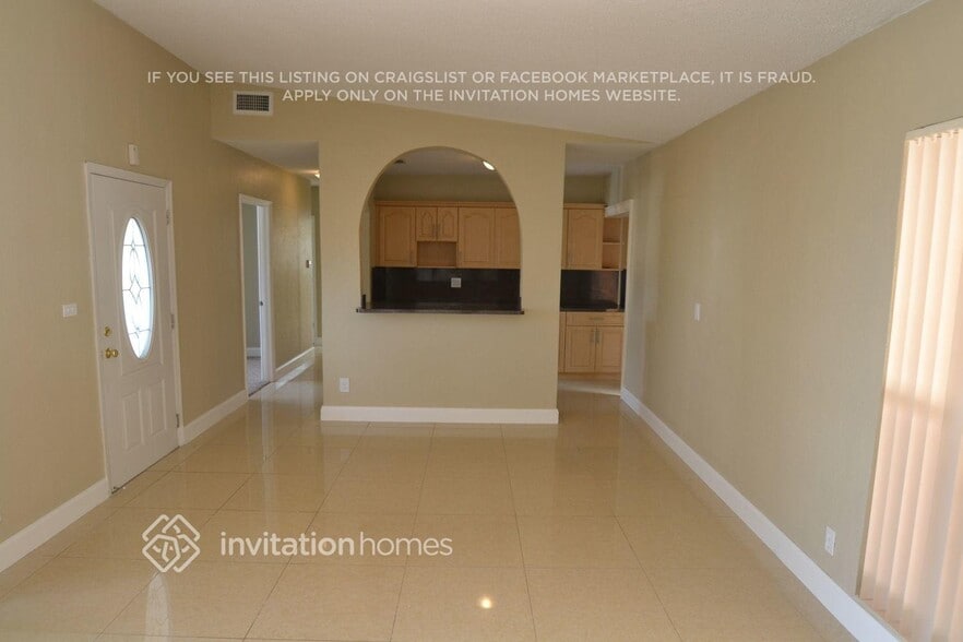 Building Photo - 8480 SW 33rd Terrace