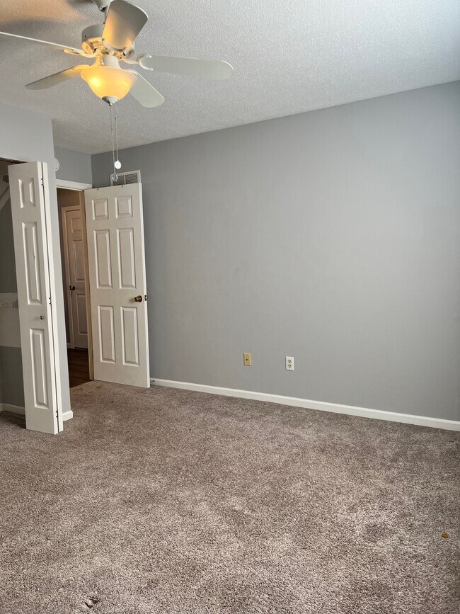 Building Photo - 2636 Villa Park Dr