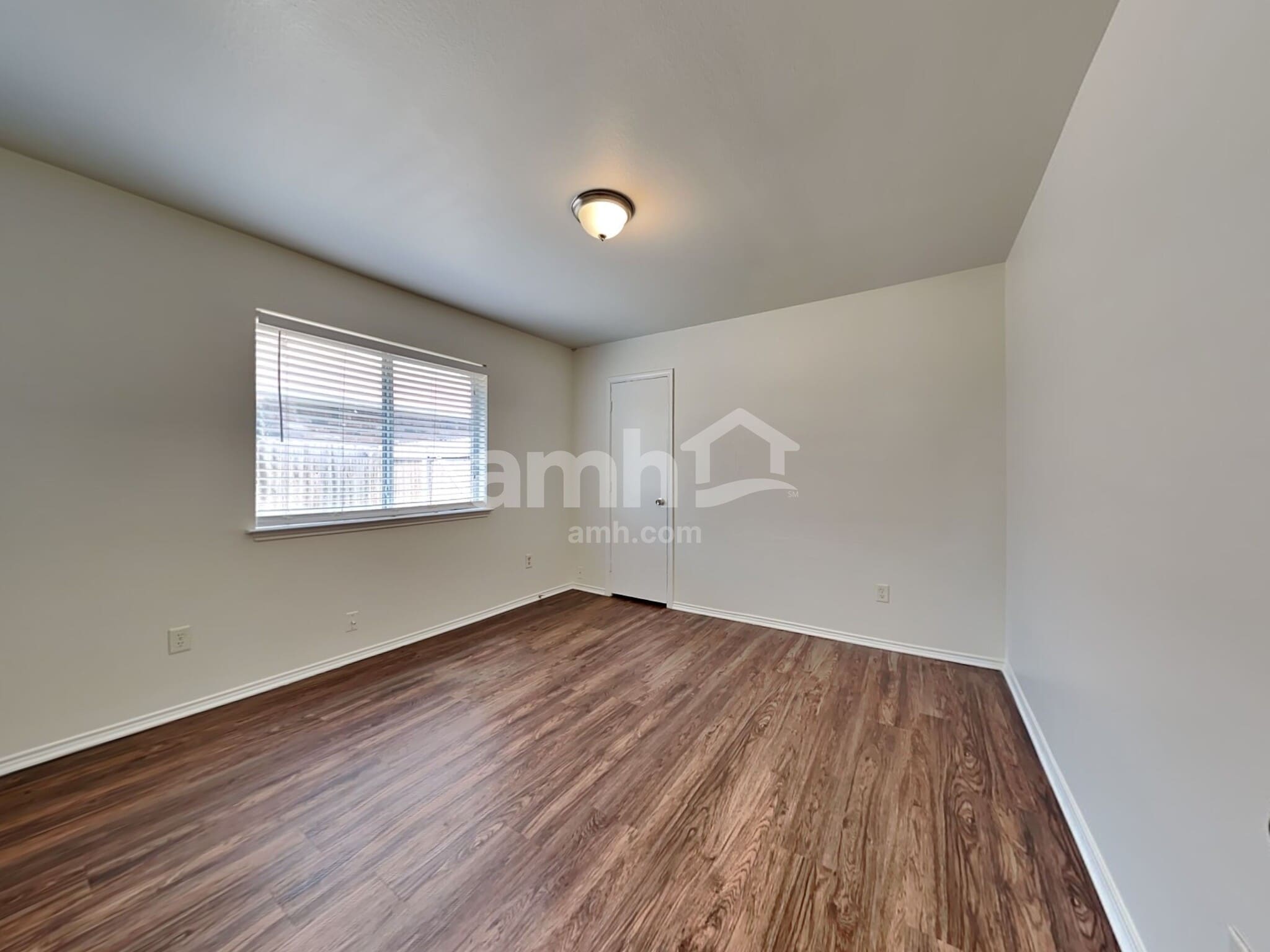 Building Photo - 1607 Tampa Bay Dr