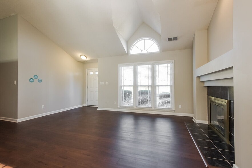 Building Photo - 7912 Trotter Rd