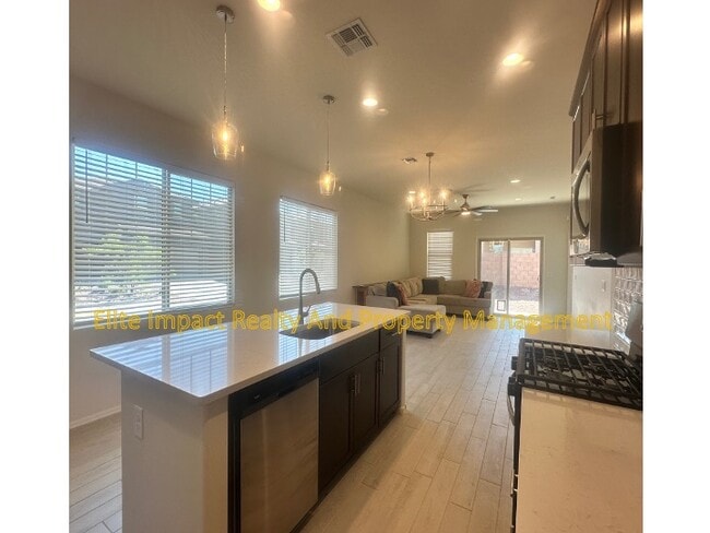 Building Photo - 7653 S Via Casa De Campo