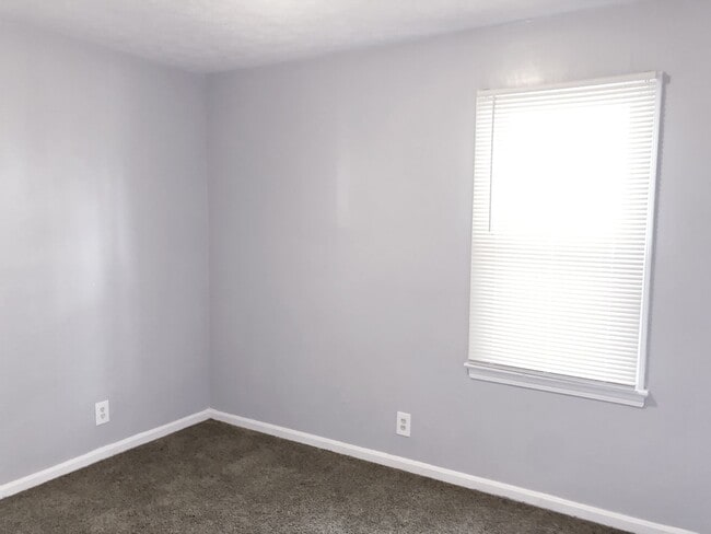 Building Photo - 3-BED, 1 BATH BEAUTIFUL  SINGLE- FAMILY HOME IN MAPLE HEIGHTS!