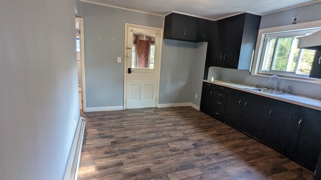 Building Photo - 10190 Licking Creek Rd