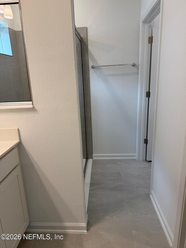 Building Photo - 644 Farmfield Dr